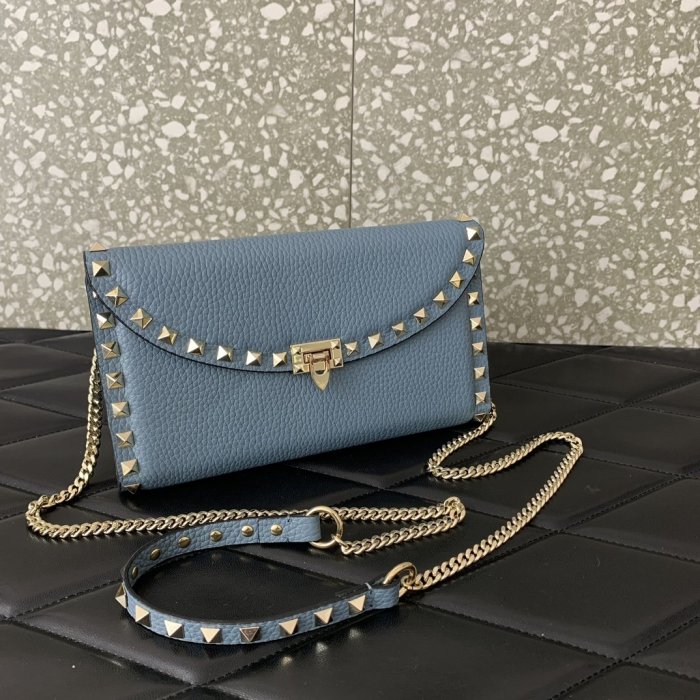 Сумка женская Valentino Garavani Rockstud 21 см фото 4