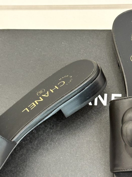 Шлепанцы фото 6