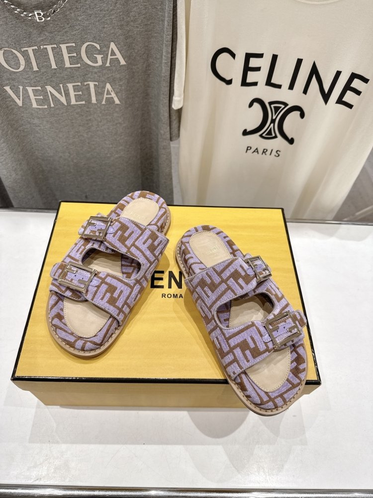 Шлепанцы женские фото 2