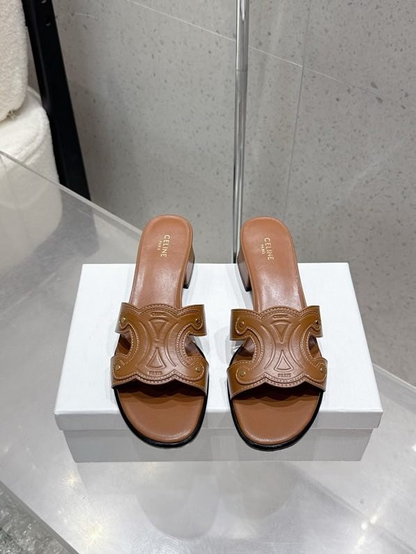 Шлепанцы женские