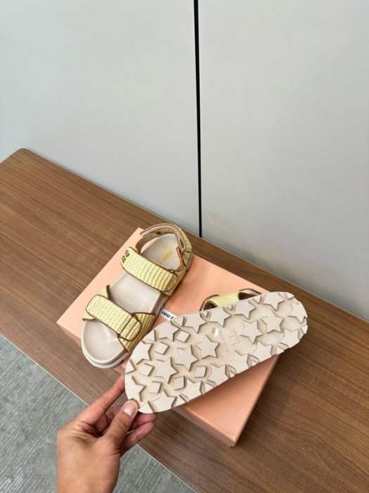 Сандалии женские фото 8