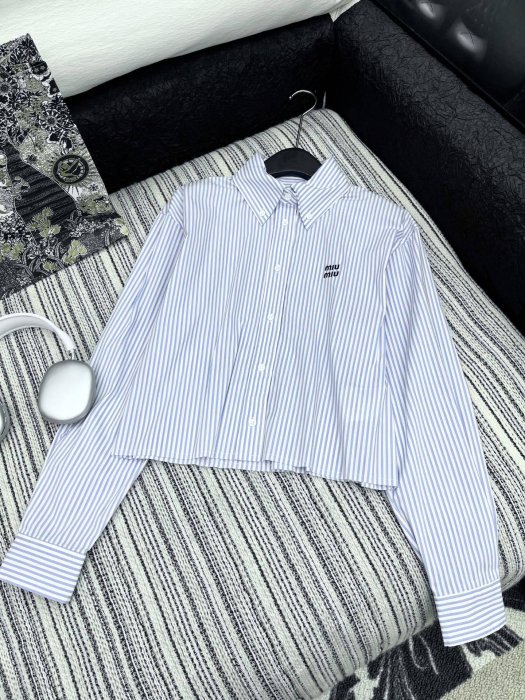 Костюм женский фото 2