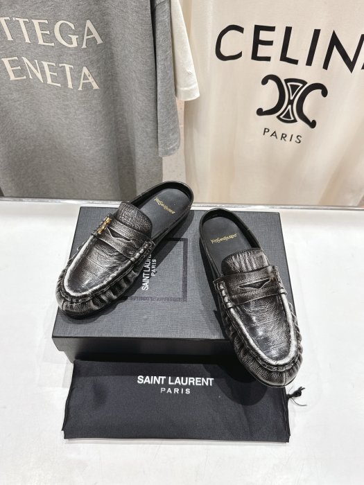 Мокасины кожаные женские фото 2