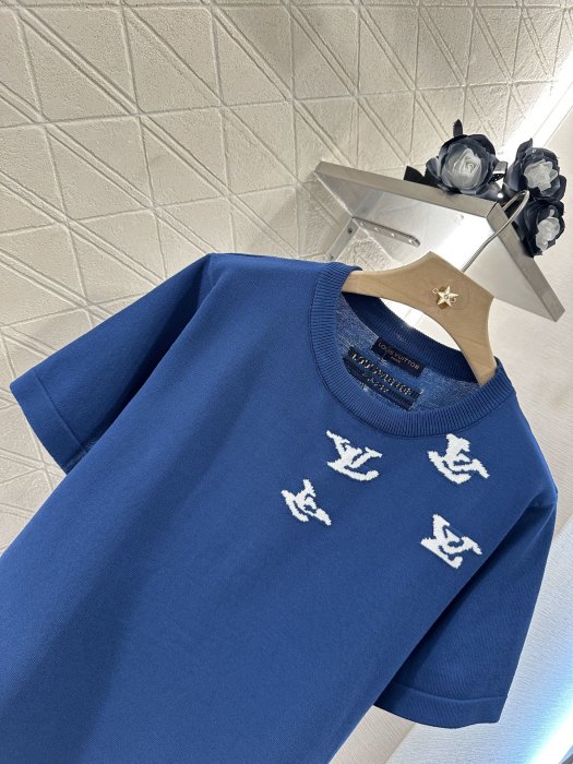 T-shirt women's фото 8