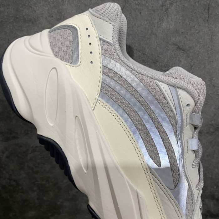 Sneakers Yeezy 700V2 EF2829 фото 7