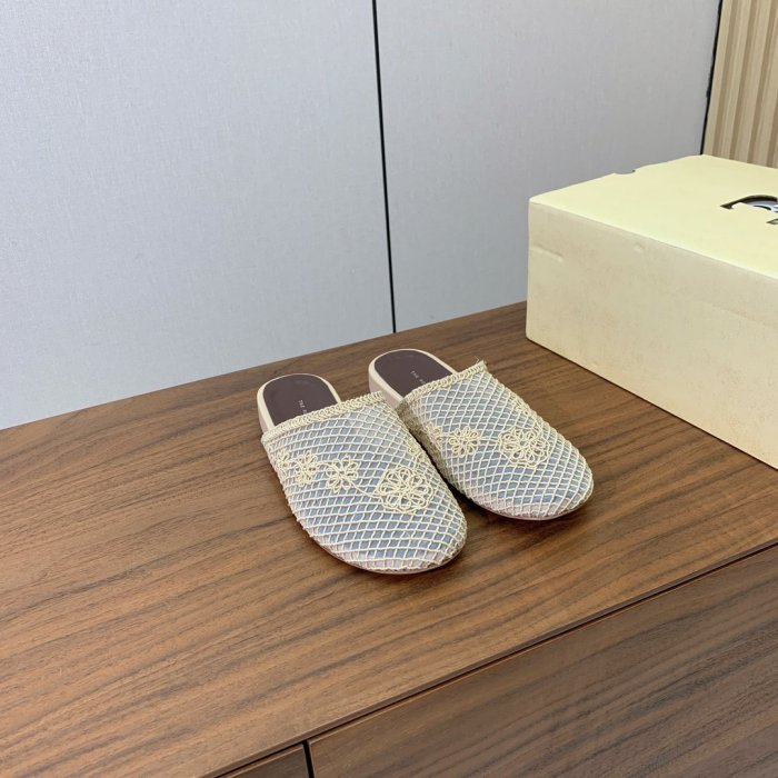 Шлепанцы женские фото 7