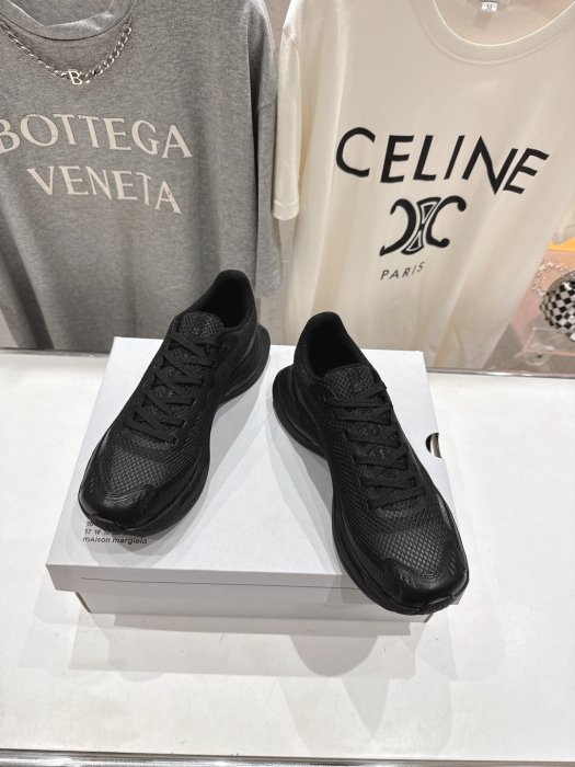 Кросівки фото 2