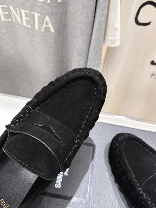 Лоферы кожаные женские фото 7