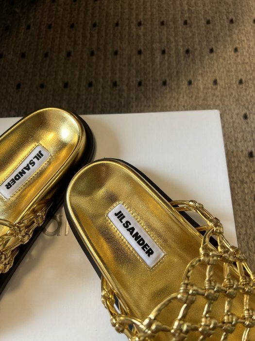 Шльопанці жіночі фото 5