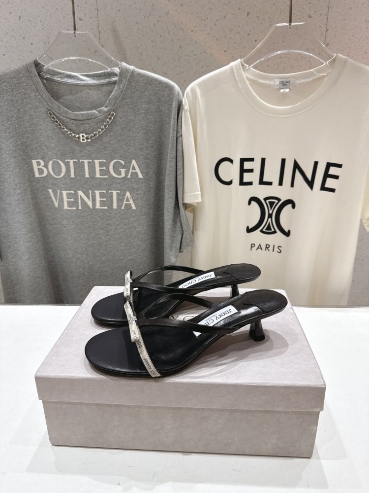 Шлепанцы женские фото 3