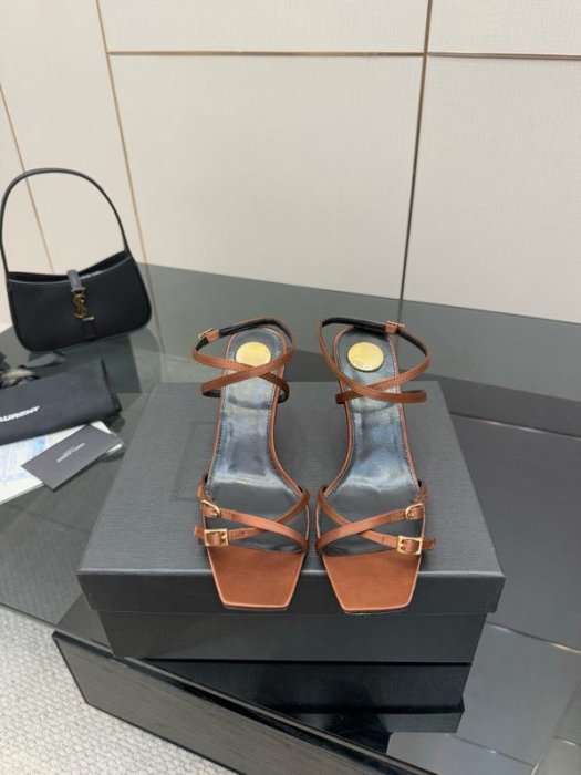 Босоножки фото 6