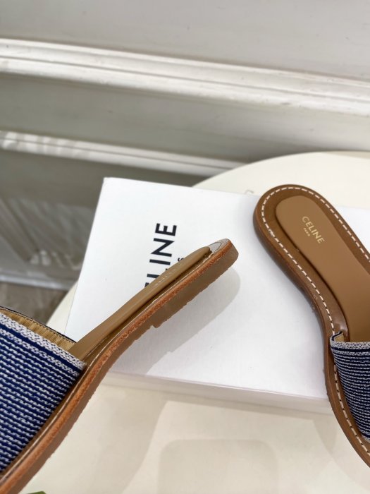 Шлепанцы женские фото 8