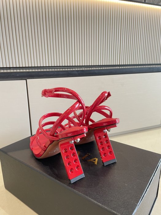 Босоножки фото 9