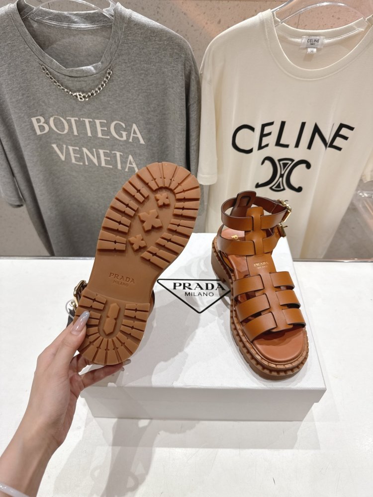 Сандалии женские фото 9