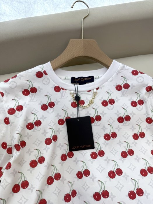 Футболка женская фото 5