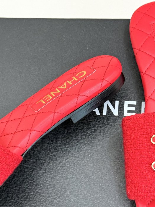 Шлепанцы женские фото 6