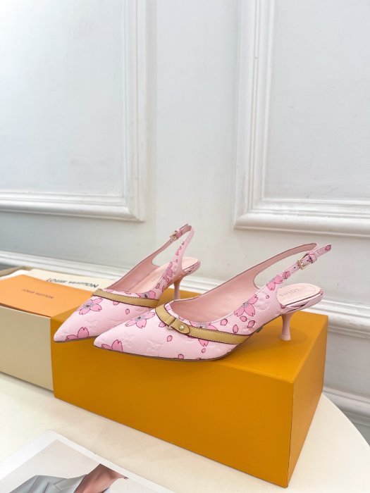 Босоножки фото 3