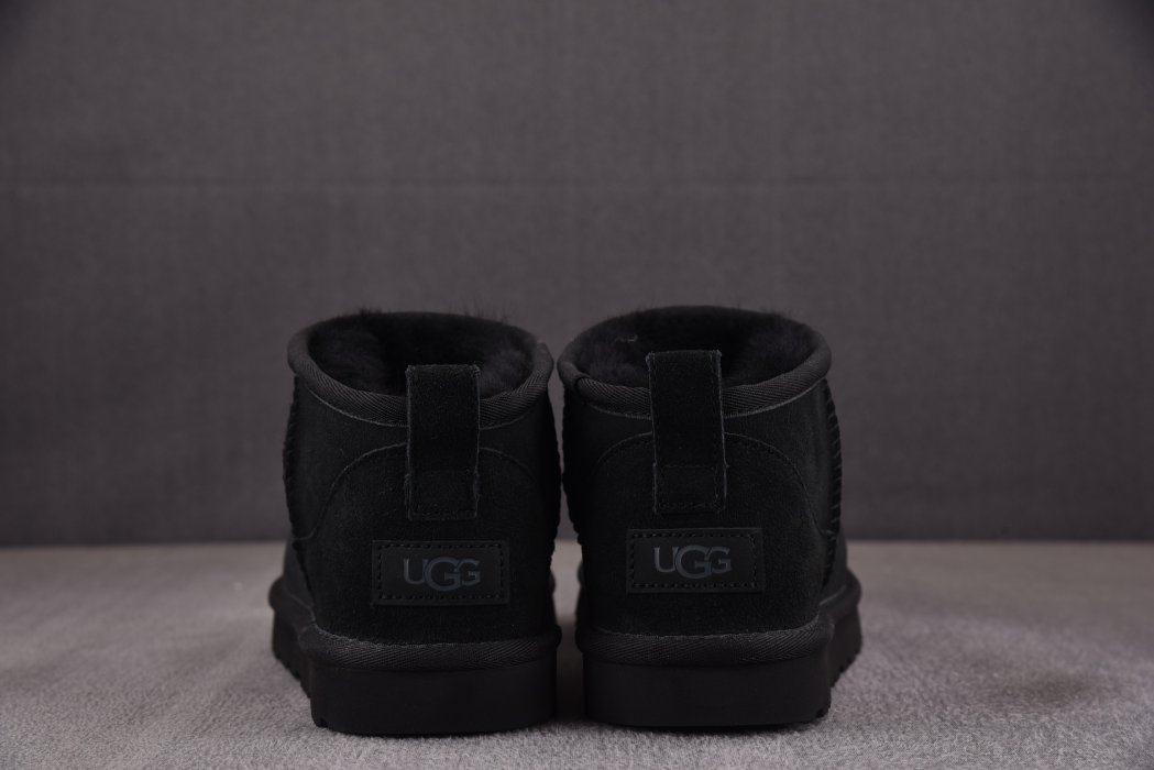 Угги Classic Ultra Mini Boot Black фото 5