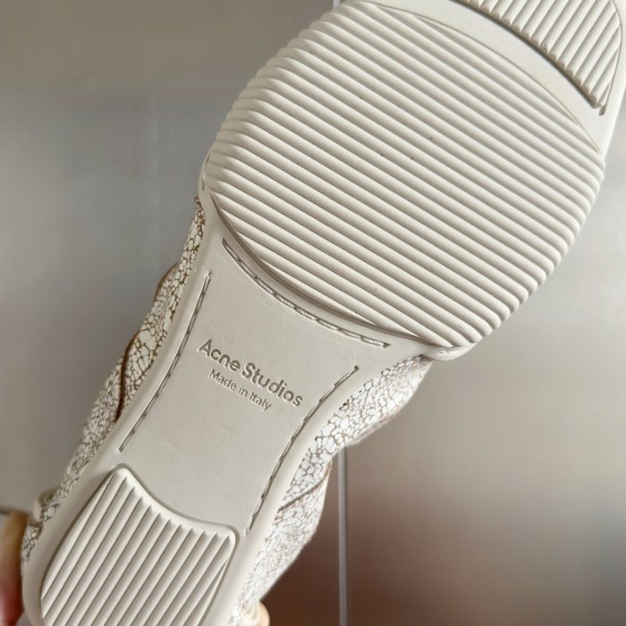 Кросівки фото 9