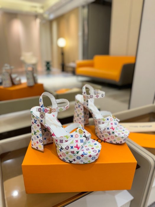 Босоножки фото 2