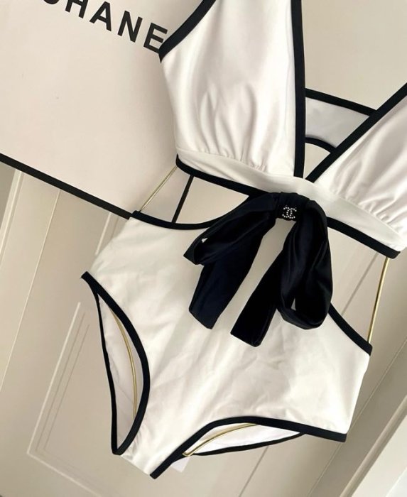 Swimsuit фото 3