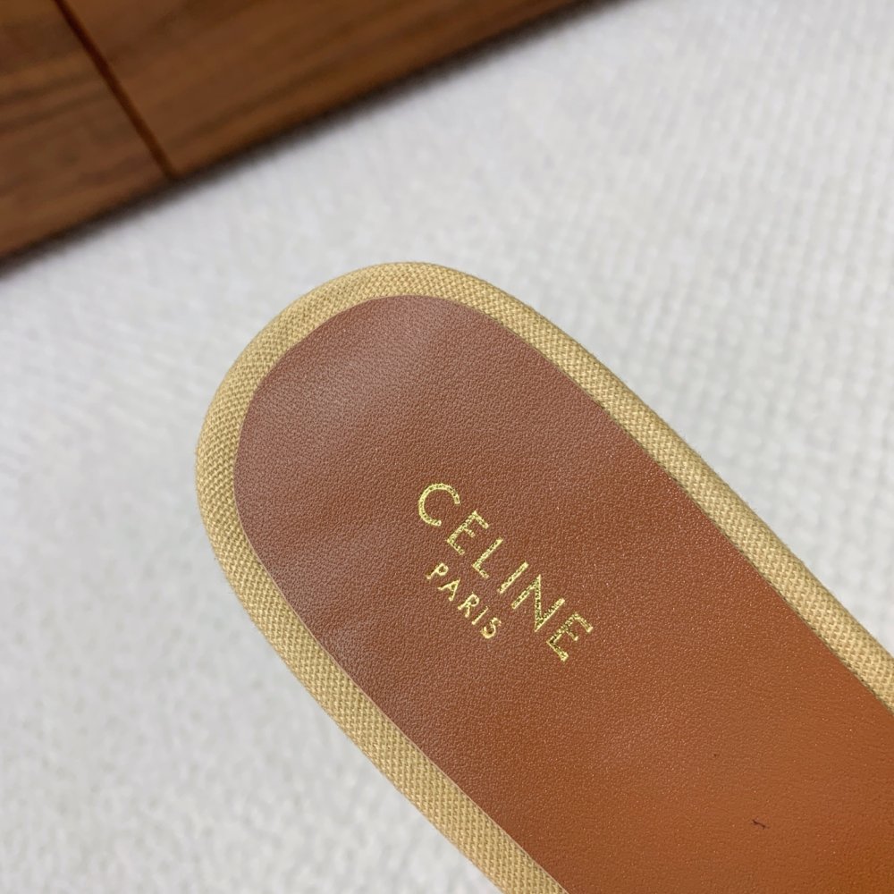 Шлепанцы женские фото 8