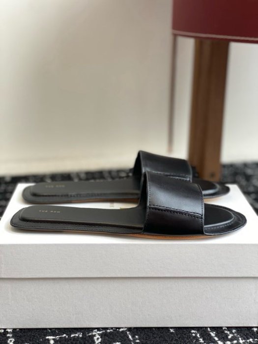 Шлепанцы фото 4