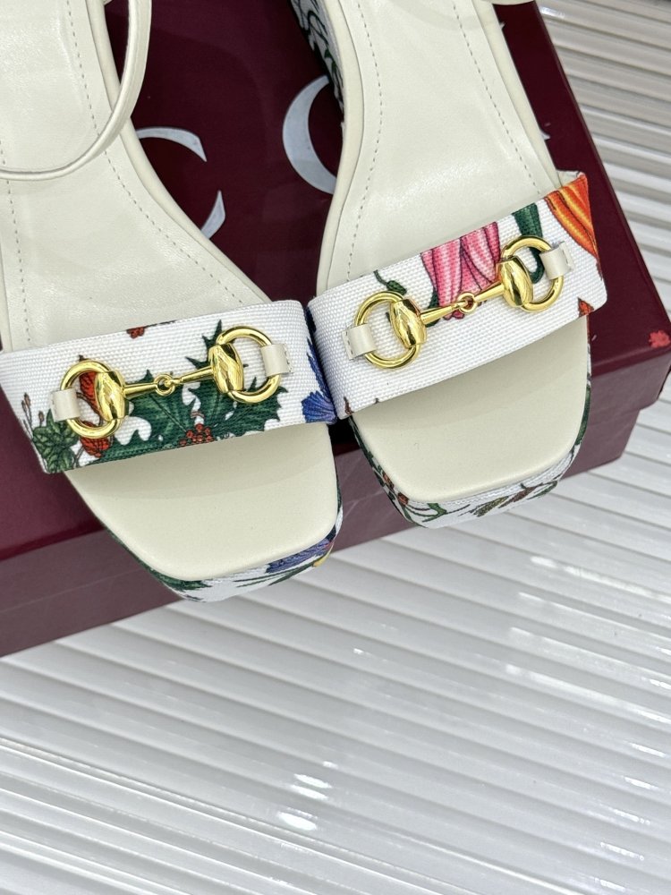 Босоножки фото 7