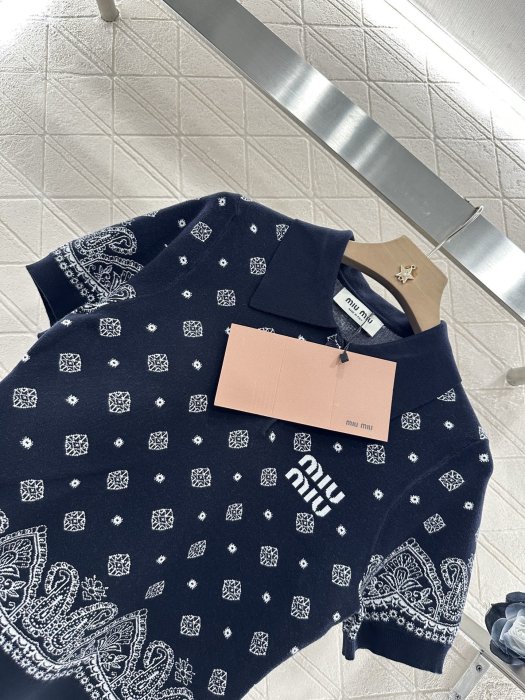 Футболка жіноча фото 6