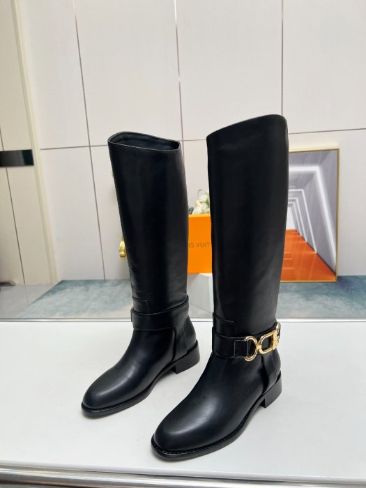 Boots women's