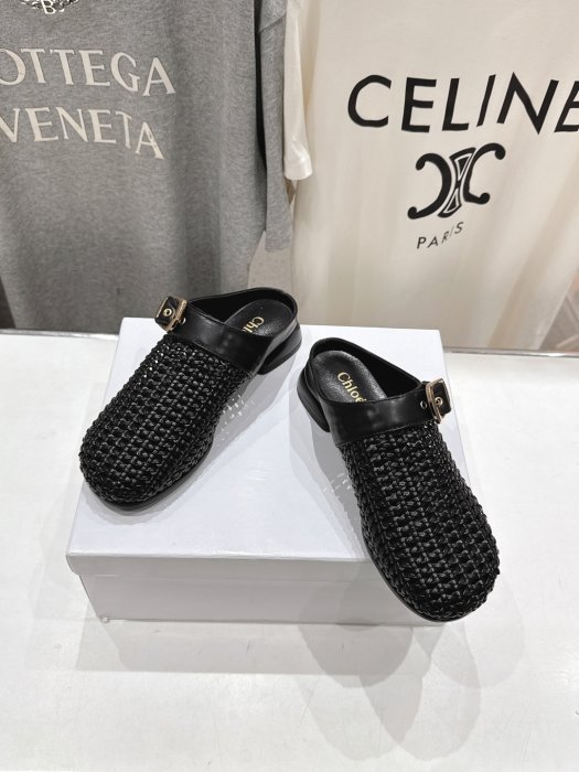 Шльопанці жіночі фото 2