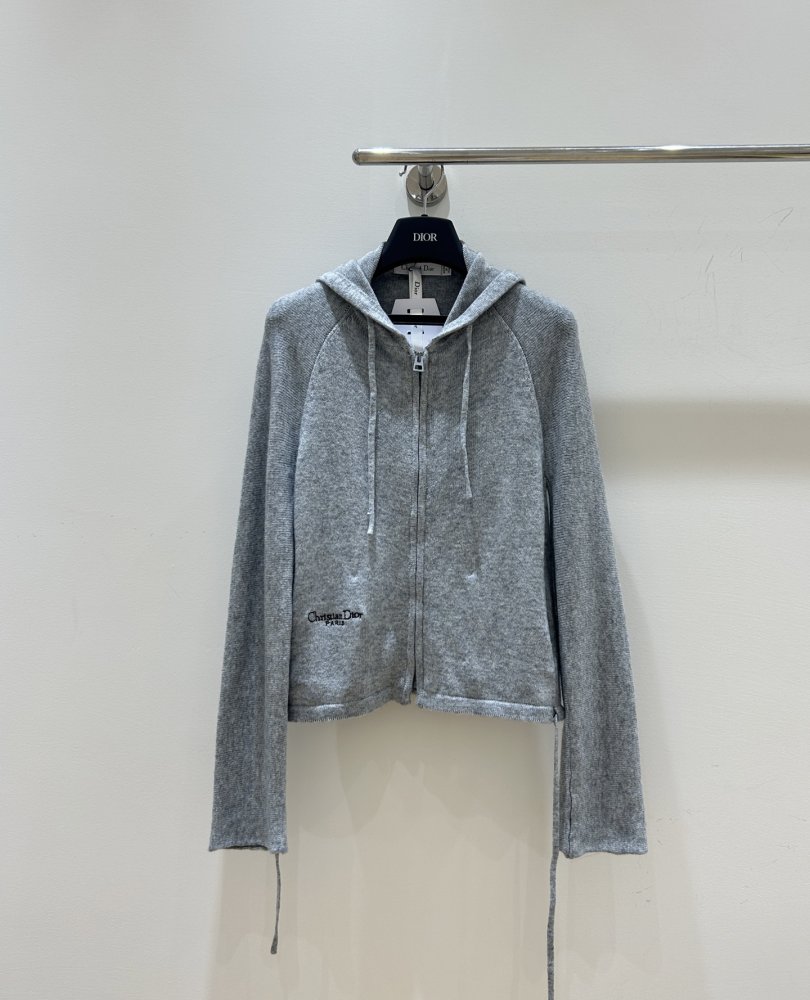 Кофта жіноча