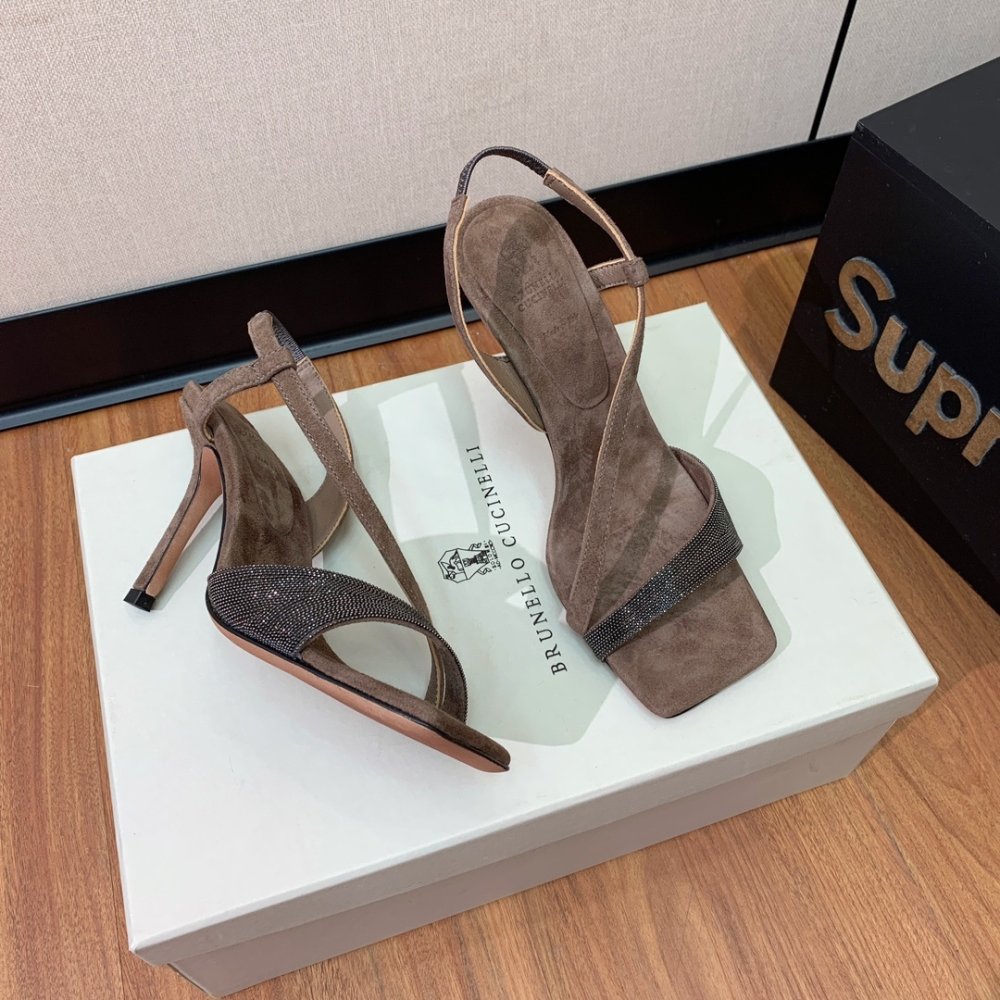 Босоножки фото 2