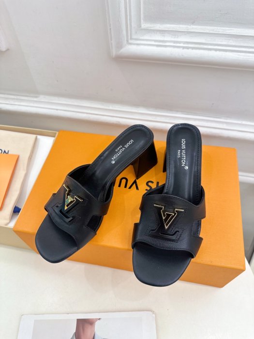 Босоножки фото 3