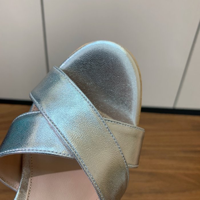 Босоножки фото 6