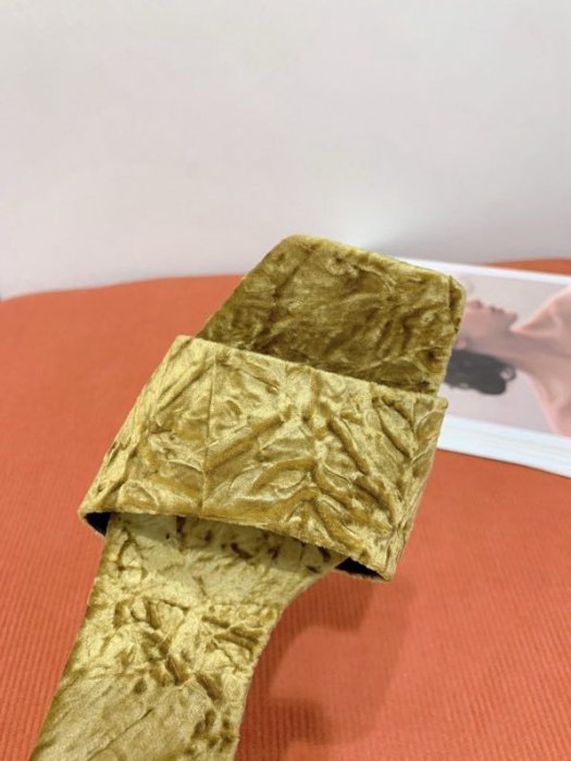 Босоножки фото 8