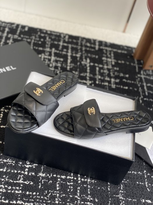 Шлепанцы женские фото 3