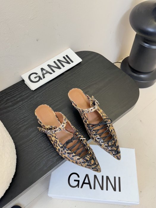 Босоніжки фото 2