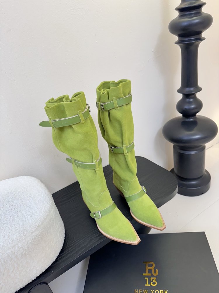 Чоботи жіночі