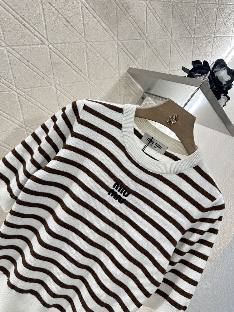 Футболка жіноча фото 7