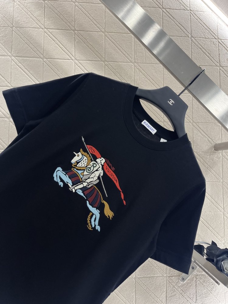 Футболка жіноча фото 3