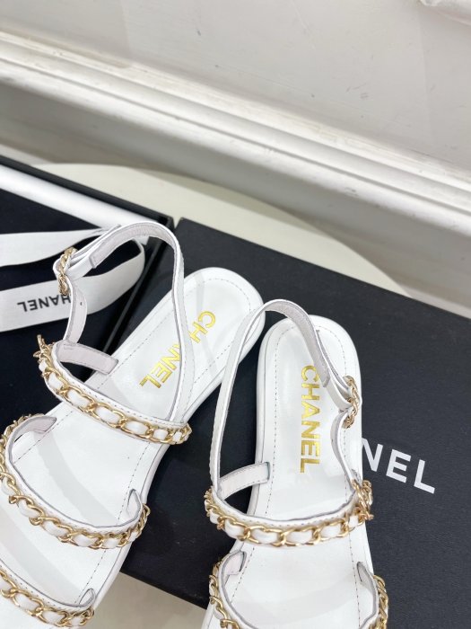 Сандалии женские фото 8