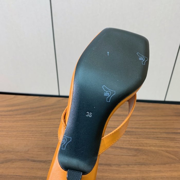 Шльопанці жіночі фото 9