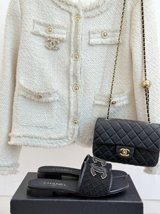 Шлепанцы женские