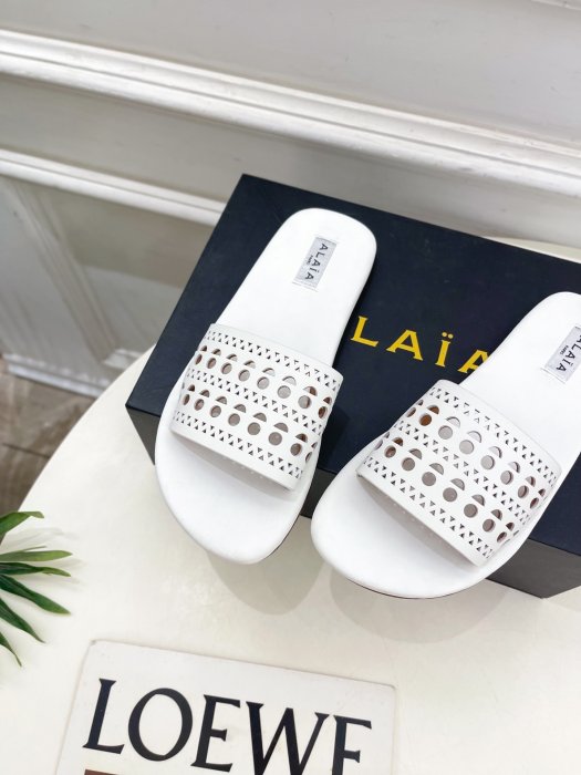 Шлепанцы женские фото 6