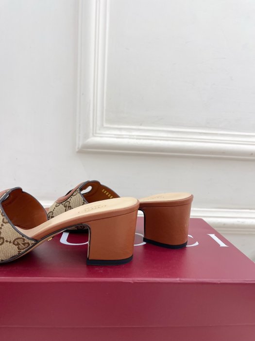Босоножки фото 7