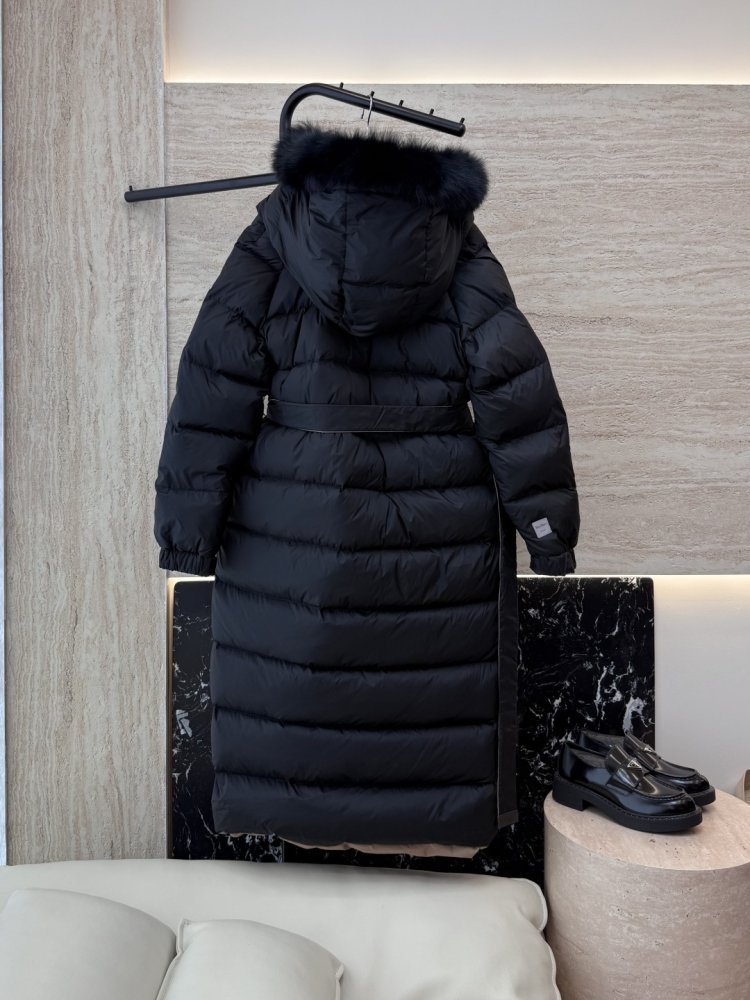 Длинная двусторонняя куртка пуховик с воротником из лисьего меха фото 2