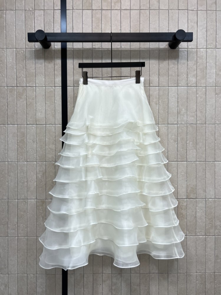 Длинная юбка с высокой талией