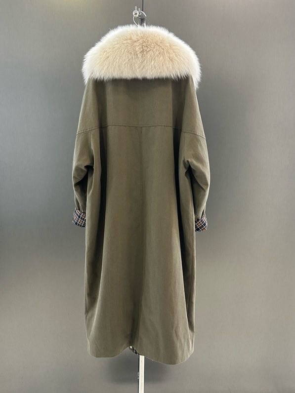 Long jacket on feathers from collar of fox fur фото 7