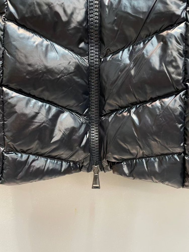 Длинная куртка пуховик с большим воротником из лисьего меха фото 4